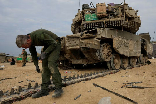 Israeli tanks, missiles attack Gaza as Palestinian death toll keeps rising