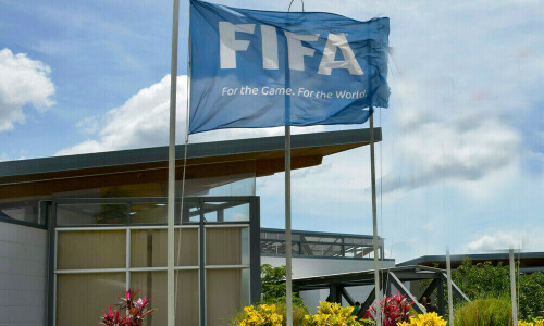 FIFA suspends new agent rules worldwide until case in Europe settled