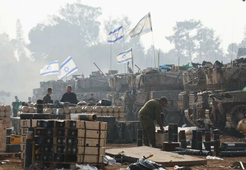 Israel&rsquo;s aircraft, tanks step up strikes as it plans to reduce troops