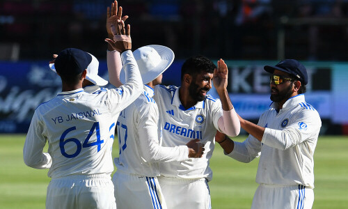 India in control after wickets tumble in 2nd Test