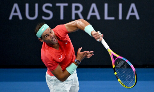 Nadal pulls out of Australian Open with muscle tear