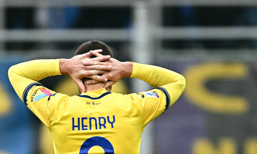 Verona striker Henry denounces death threats after Inter penalty miss