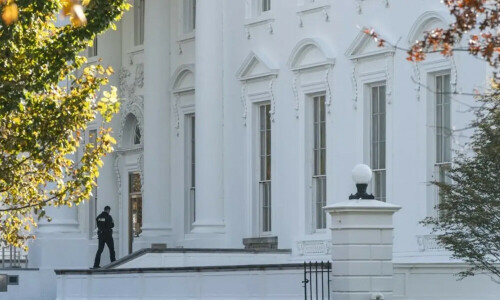 US &lsquo;not looking for conflict&rsquo; with Iran, White House says