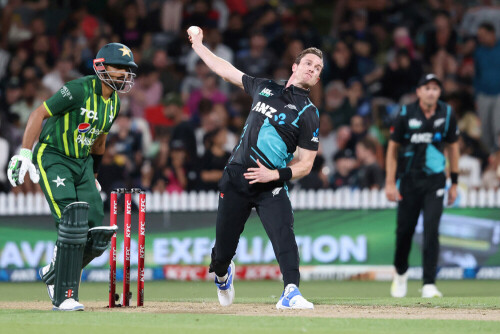 New Zealand beat Pakistan by 21 runs to take control of T20 series