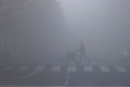 Dense fog disrupts flights, trains in India&rsquo;s capital