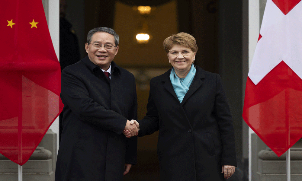 China-Swiss talks touch on visa-free travel, free trade