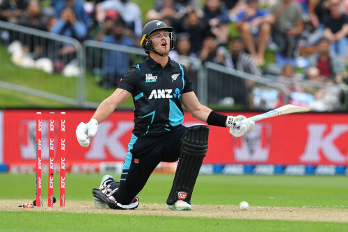 Allen&rsquo;s record 137 gives New Zealand series-clinching Pakistan T20 win