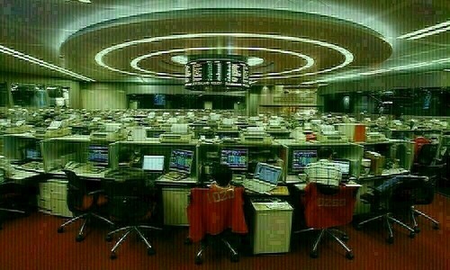 Hong Kong stocks plunge more than 4% on China worries