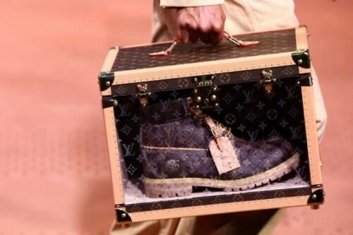 Louis Vuitton opens Paris Fashion Week with Pharrell Williams&rsquo; styles from American West