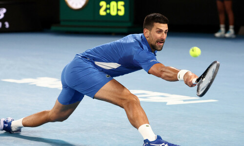 Djokovic digs deep to reach Australian Open third round