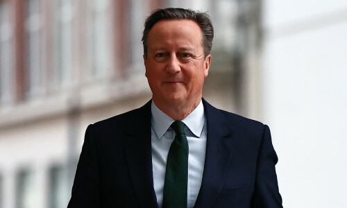UK&rsquo;s Cameron says Ukraine aid in US interest