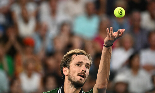 Medvedev on fire at Australian Open despite late finish taking toll Medvedev on fire at Australian Open despite late finish taking toll
