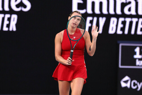Clinical Aryna Sabalenka strides into Melbourne quarter-finals