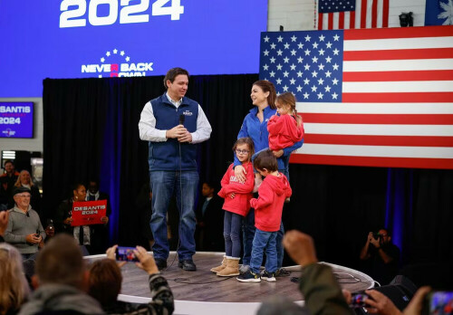 Ron DeSantis ends 2024 campaign, endorses Trump over Haley as New Hampshire vote looms