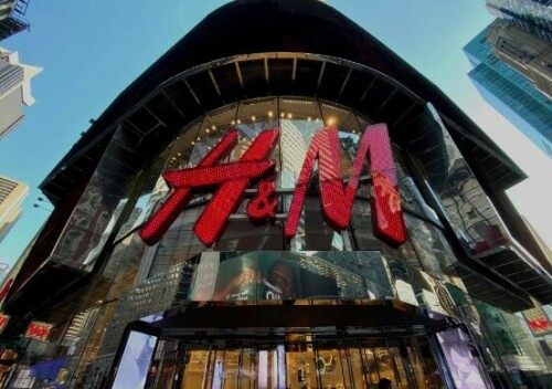 H&M pulls ad accused of sexualising kids