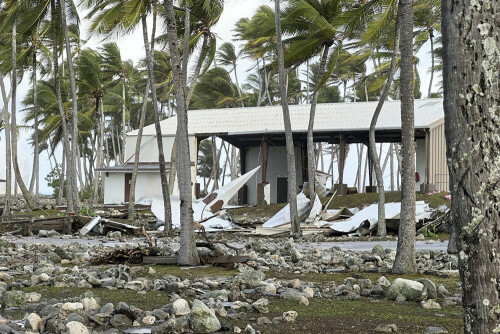 Giant waves flood key US military base on Marshall Islands