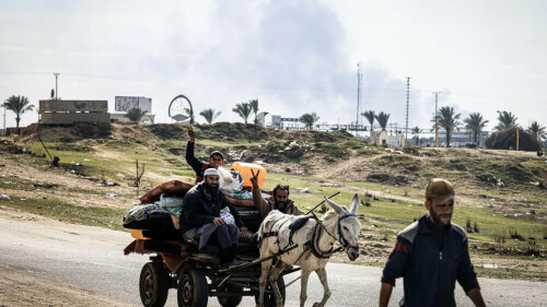 Civilians trapped in Gaza&rsquo;s south, Hague decision looms