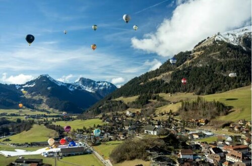 &lsquo;Earth moves away&rsquo; as hot air balloons fly high above Swiss Alps