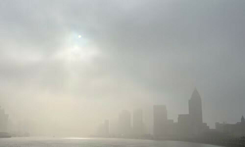 Heavy fog suspends shipping at Chinese ports; Shanghai issues heightened advisory Heavy fog suspends shipping at Chinese ports; Shanghai issues heightened advisory