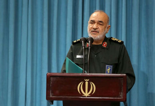 Iran warns of decisive response to any attack