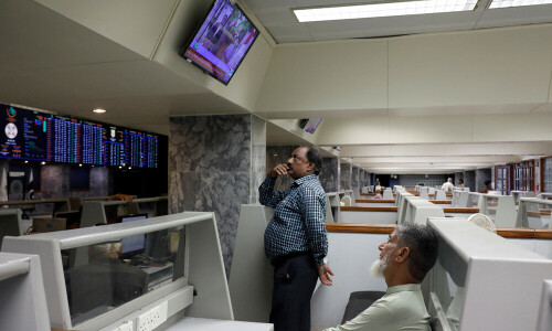 Uncertainty over election results dents PSX sentiments, KSE loses 1,200 points