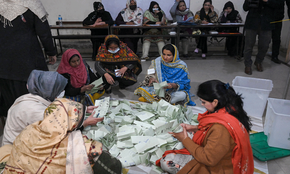 Early Pakistan vote results show rivals neck and neck Early Pakistan vote results show rivals neck and neck