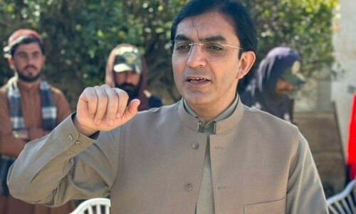 Mohsin Dawar survives attack in N Waziristan