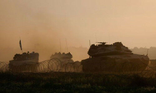 White House presses Israel to work toward pause in Gaza war