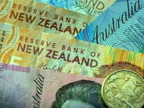 Kiwi slips as rate-hike talk ebbs, Aussie struggles on mixed data Kiwi slips as rate-hike talk ebbs, Aussie struggles on mixed data