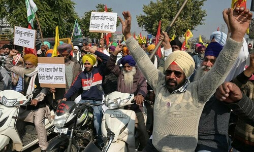 Protesting farmers clash with security forces 200km from New Delhi