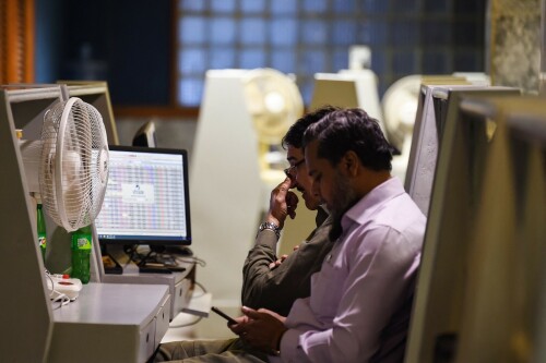 KSE-100 suffers another fall, plunges nearly 1,150 points