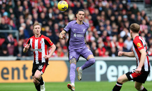 Liverpool ease to 4-1 win over Brentford to maintain title charge