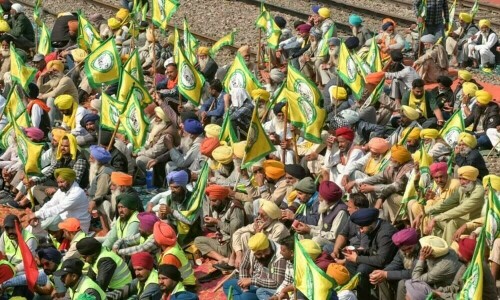 With cranes and excavators, Indian farmers prepare to march on capital