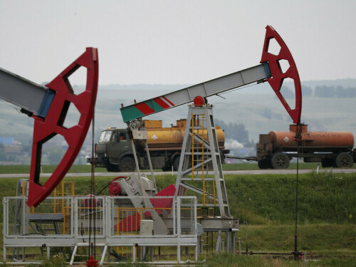 Oil steady as investors weigh US rate cut outlook with Middle East tensions