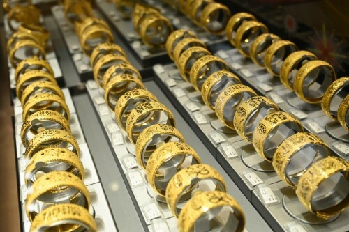 Youth appetite for gold rises as Chinese economy loses lustre
