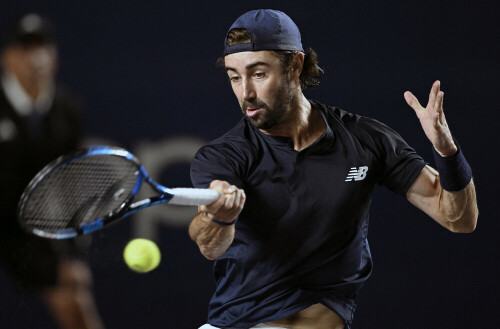 Thompson downs Ruud to win maiden ATP crown