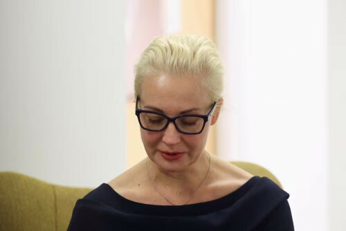 Alexei Navalny&rsquo;s &lsquo;tortured&rsquo; body handed over to his mother