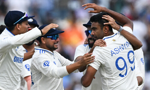 Ashwin bags five as India chase 192 in England Test