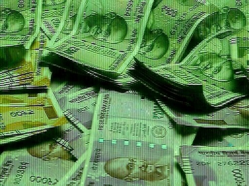 Indian bond traders await fresh cues, yields move sideways