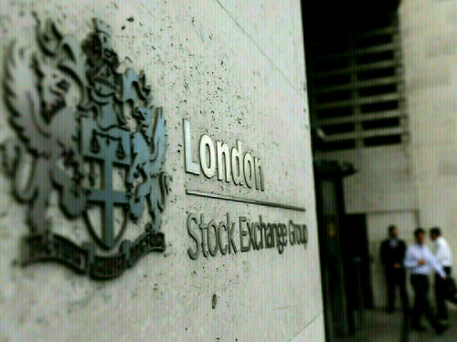 London stocks tepid ahead of US jobs data; DS Smith shines