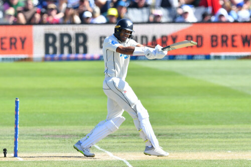 Australia have &lsquo;backs to the wall&rsquo; as New Zealand clean out top four