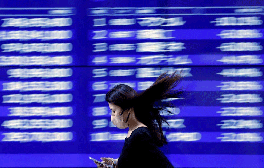 Asia shares slip, yen firm as BOJ ponders positive rates