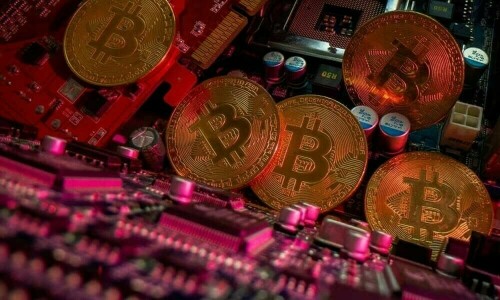 Bitcoin slides 6%, while altcoins sparkle Bitcoin slides 6%, while altcoins sparkle