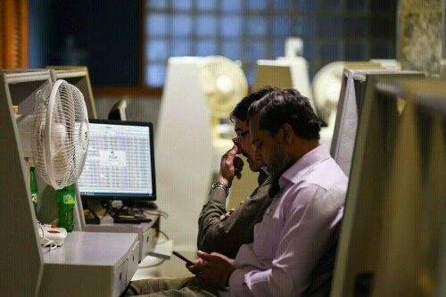 KSE-100 extends losses amid selling pressure