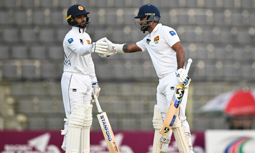 Karunaratne half-ton keeps Sri Lanka in control against Bangladesh