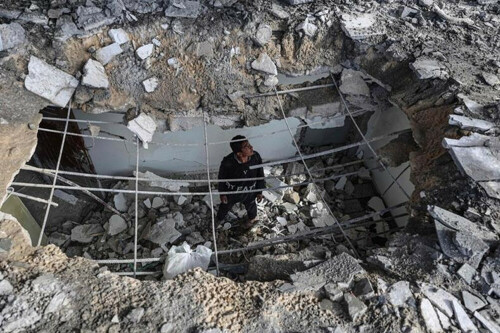 Hamas official speaks of big gaps with Israel in truce talks Hamas official speaks of big gaps with Israel in truce talks