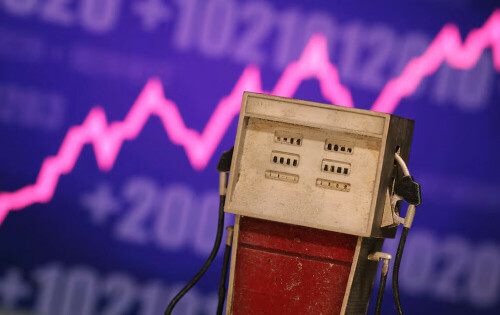 Oil steadies as markets weigh Russian supply woes