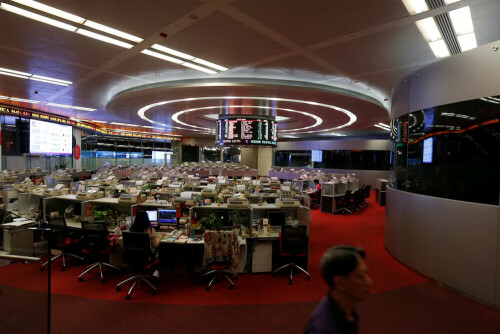 Hong Kong stocks fall at open, ahead of Easter Hong Kong stocks fall at open, ahead of Easter