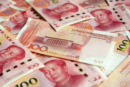 China&rsquo;s yuan dips against dollar