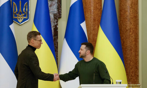 Finland signs Ukraine security deal, Zelenskiy warns of Russia troop plans
